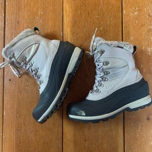 Women’s Northface Chilkat Boots size 8.5